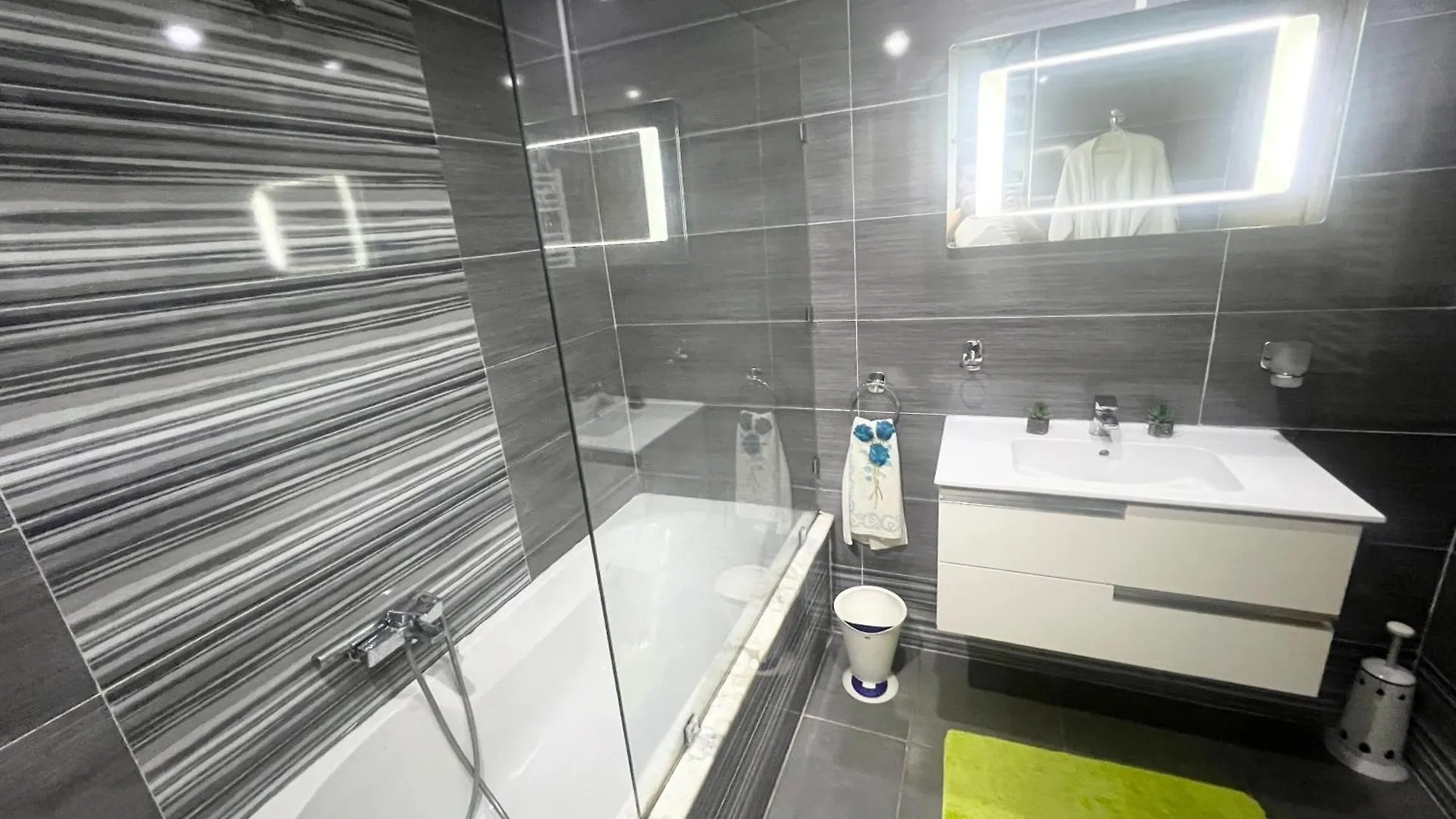 Lux Appartement チュニス